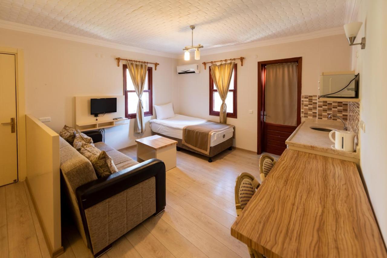 Vira Hotel *