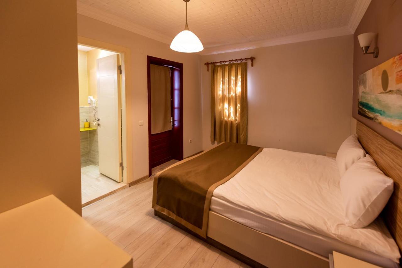 Hotel Vira
